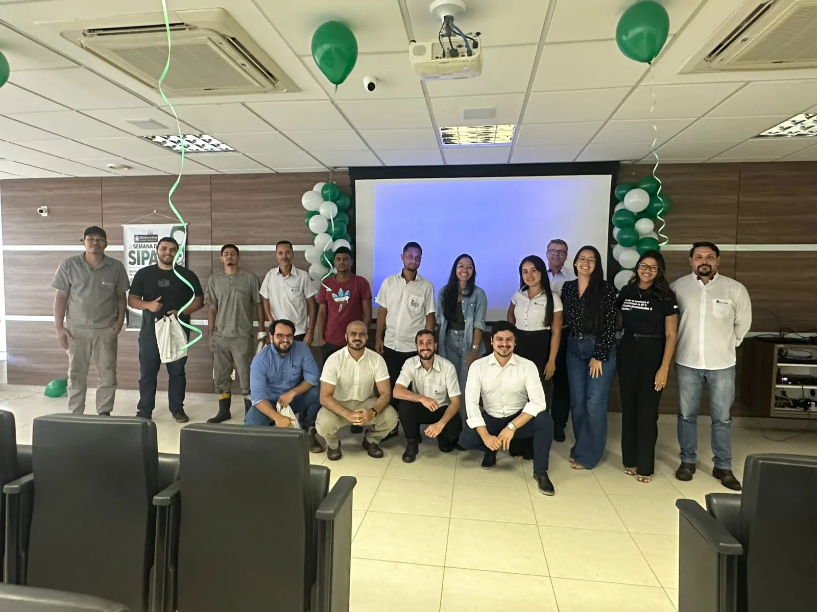 Equipe da RDG Aços do Brasil após palestra de Davi Mathielo
